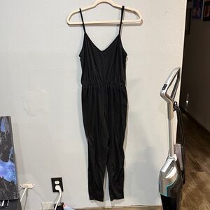 SHEIN Black V-Neck Sleeveless Top